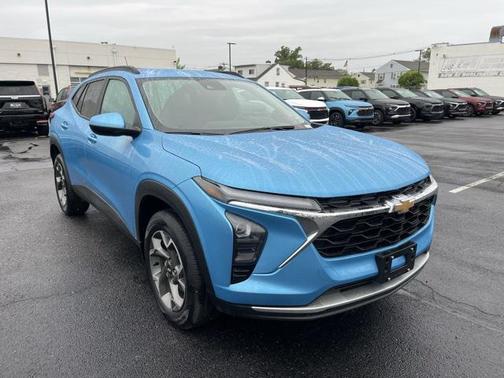 2025 Chevrolet Trax LT