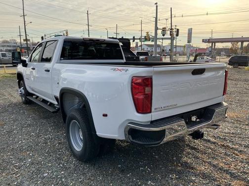 2026 Chevrolet Silverado 3500 WT