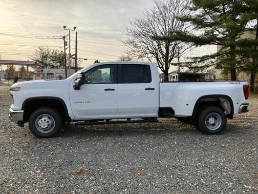 2026 Chevrolet Silverado 3500 WT