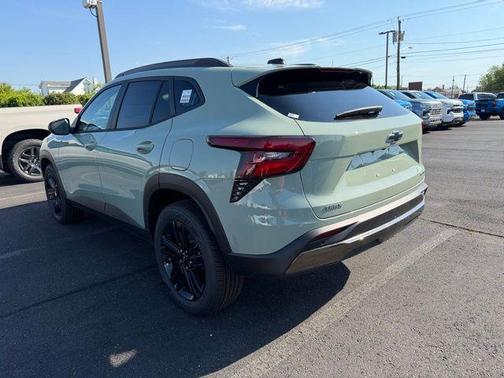 Cacti Green 2026 Chevrolet Trax FWD ACTIV