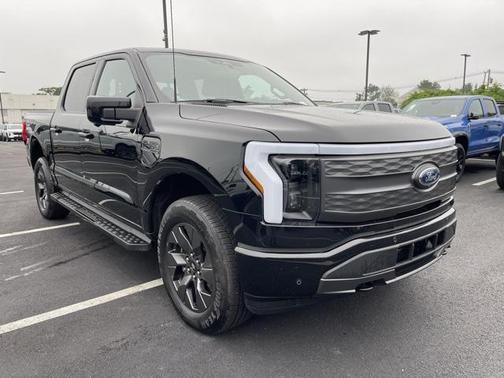 2023 Ford F-150 Lightning LARIAT