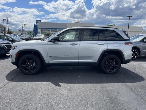 2023 Jeep Grand Cherokee Altitude