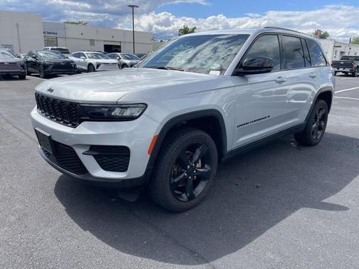 2023 Jeep Grand Cherokee Altitude