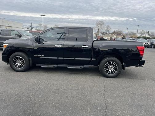 2021 Nissan Titan SV