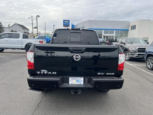 2021 Nissan Titan SV