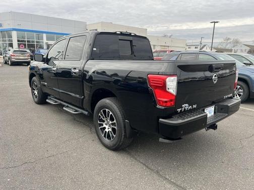 2021 Nissan Titan SV