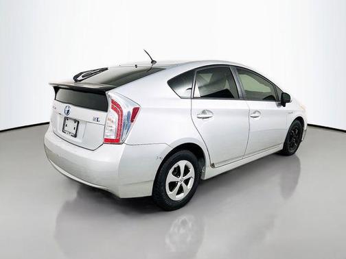 W 2015 Toyota Prius Two