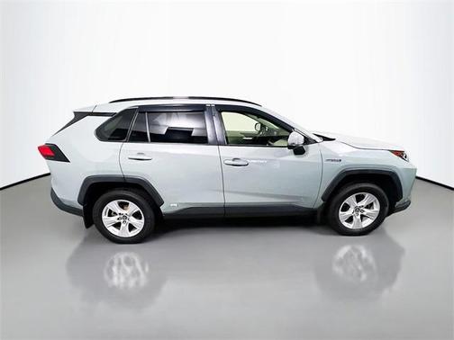 2020 Toyota RAV4 Hybrid XLE