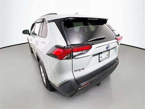 2020 Toyota RAV4 Hybrid XLE