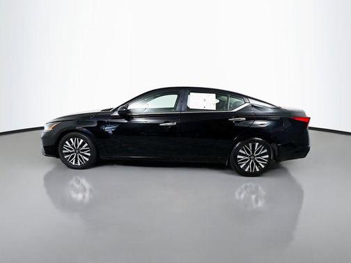 Super Black 2024 Nissan Altima 2.5 SV
