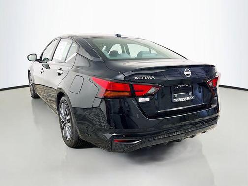 Super Black 2024 Nissan Altima 2.5 SV