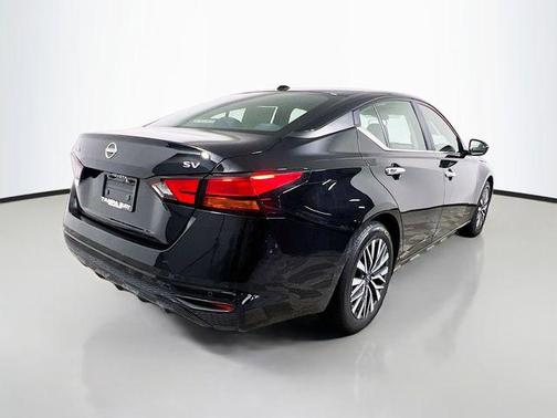 Super Black 2024 Nissan Altima 2.5 SV