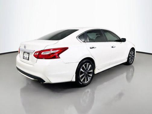 Pearl White 2016 Nissan Altima 2.5 S