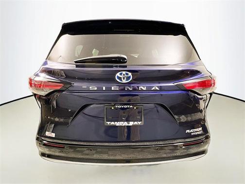 2023 Toyota Sienna Platinum 7 Passenger