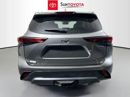2026 Toyota Highlander Hybrid Limited