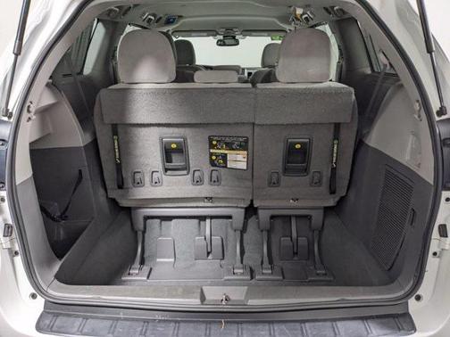 2020 Toyota Sienna LE