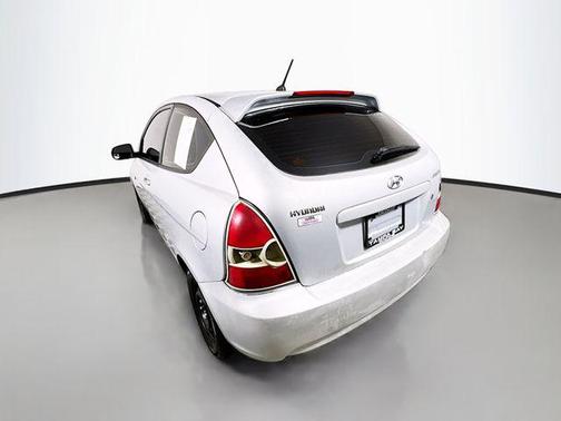 Platinum Silver Metallic 2010 Hyundai Accent GS