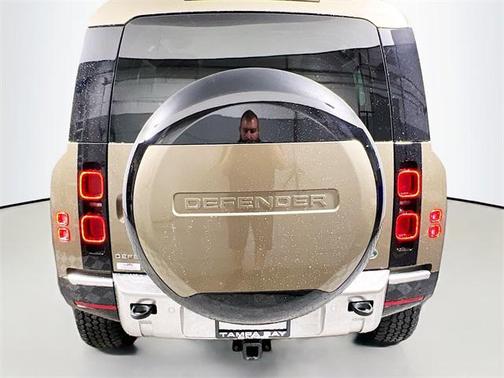 2023 Land Rover Defender 90 S