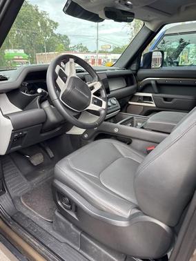 2023 Land Rover Defender 90 S