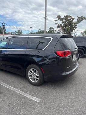 2022 Chrysler Voyager LX