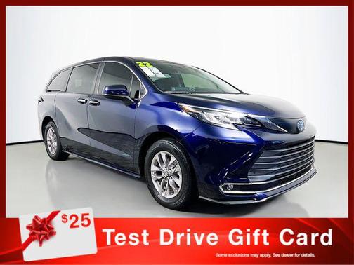 2022 Toyota Sienna XLE
