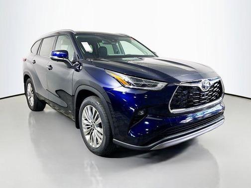 2026 Toyota Highlander Hybrid Platinum