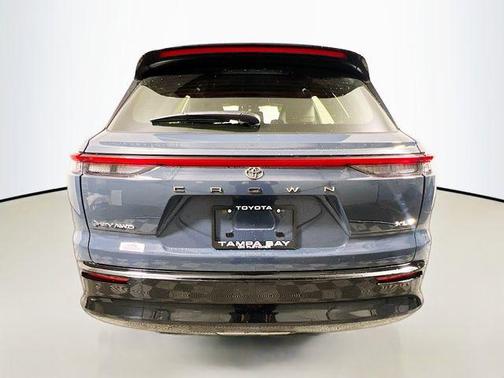 2025 Toyota Crown Signia XLE