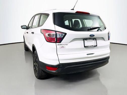 Oxford White 2017 Ford Escape S