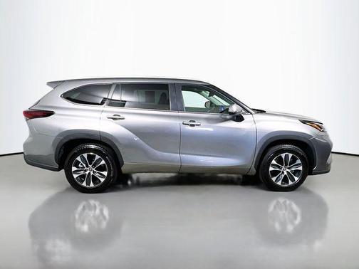 Heavy Metal 2025 Toyota Highlander XLE