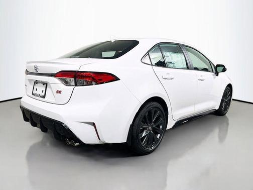 Ice 2026 Toyota Corolla SE