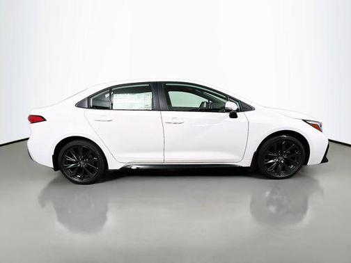 Ice 2026 Toyota Corolla SE