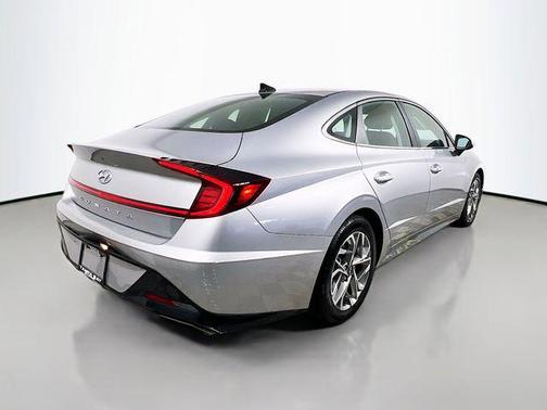 Shimmering Silver Pearl 2021 Hyundai SONATA SEL