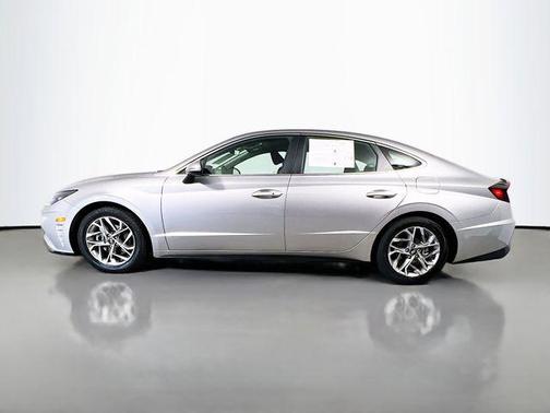 Shimmering Silver Pearl 2021 Hyundai SONATA SEL