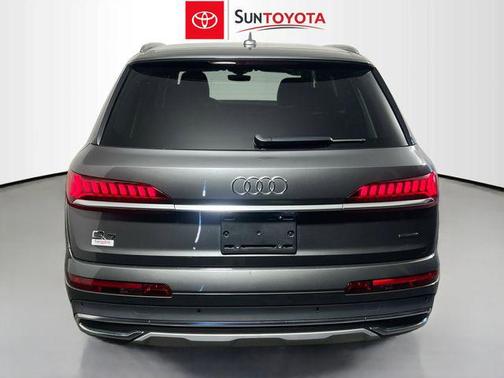 2024 Audi Q7 45 Premium Plus
