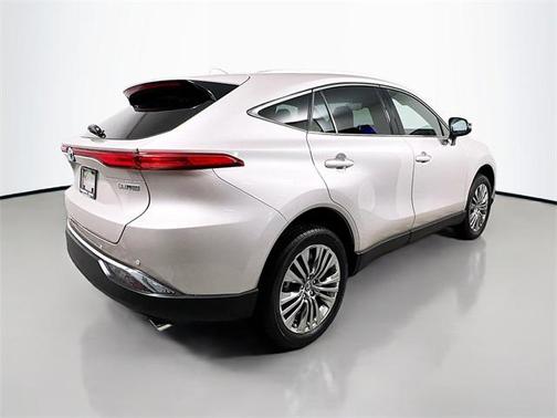 2023 Toyota Venza LE