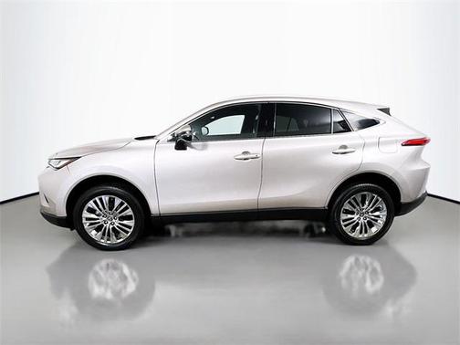 2023 Toyota Venza LE