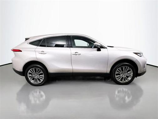 2023 Toyota Venza LE