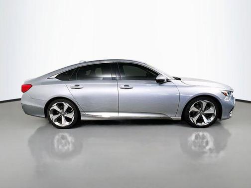 Lunar Silver Metallic 2018 Honda Accord Touring 2.0T