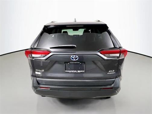 2021 Toyota RAV4 Hybrid XLE Premium