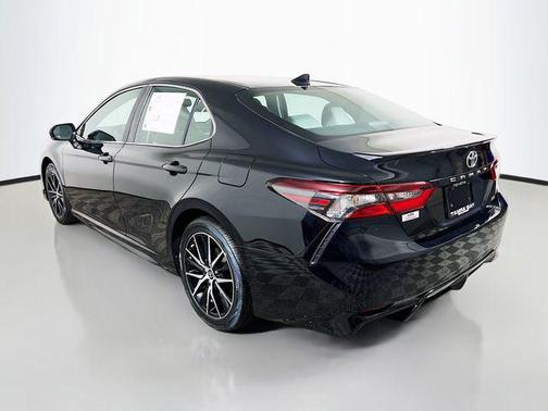 Midnight Black Metallic 2023 Toyota Camry SE