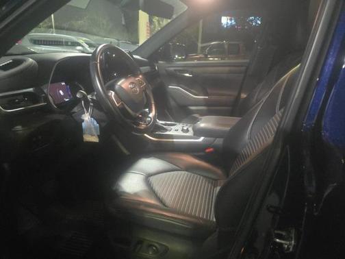 2023 Toyota Highlander XSE