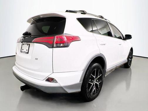 2018 Toyota RAV4 SE