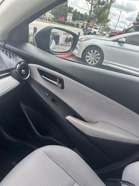 2019 Toyota Yaris Sedan LE