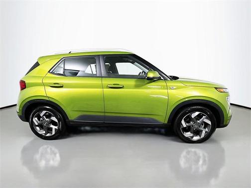 2022 Hyundai VENUE SEL