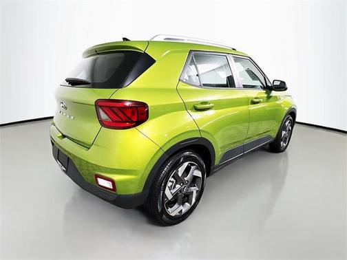 2022 Hyundai VENUE SEL