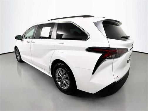 2023 Toyota Sienna XLE 7 Passenger