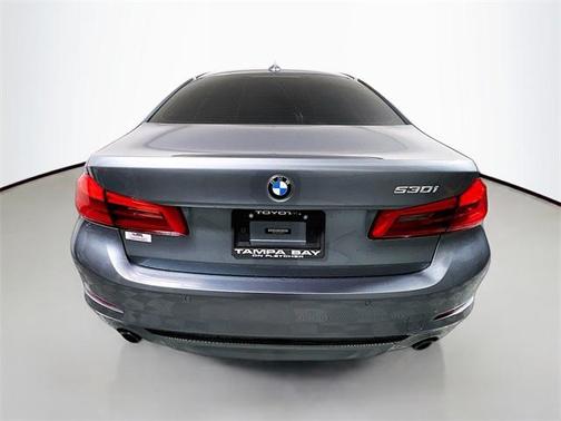 2018 BMW 530 530i