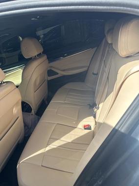 2018 BMW 530 530i