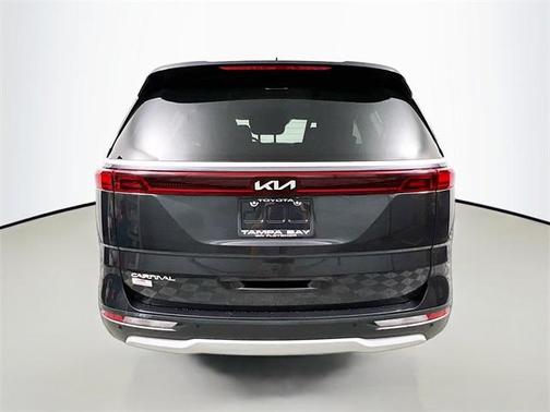 2023 Kia Carnival LX