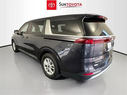 2023 Kia Carnival LX